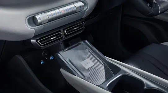 BYD ATTO 1 แท่นชาร์จไร้สาย