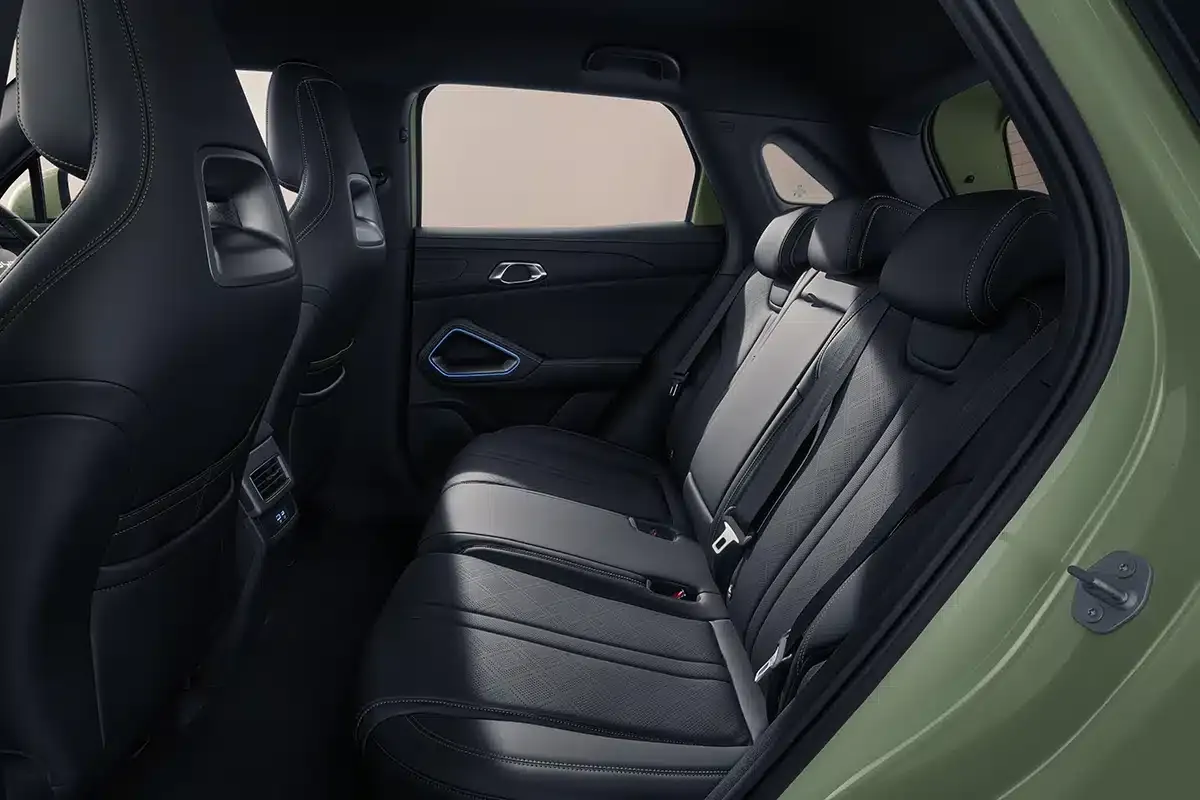 BYD ATTO 2 เบาะนั่งด้านหลังและพื้นที่โดยสาร