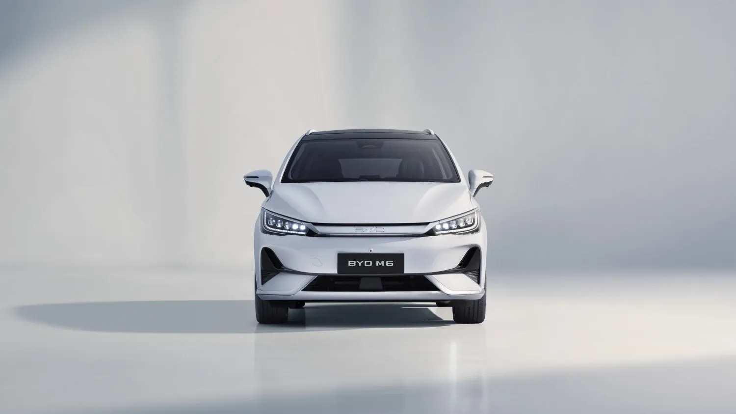 BYD M6 - Gallery Exterior - m6 exterior 04