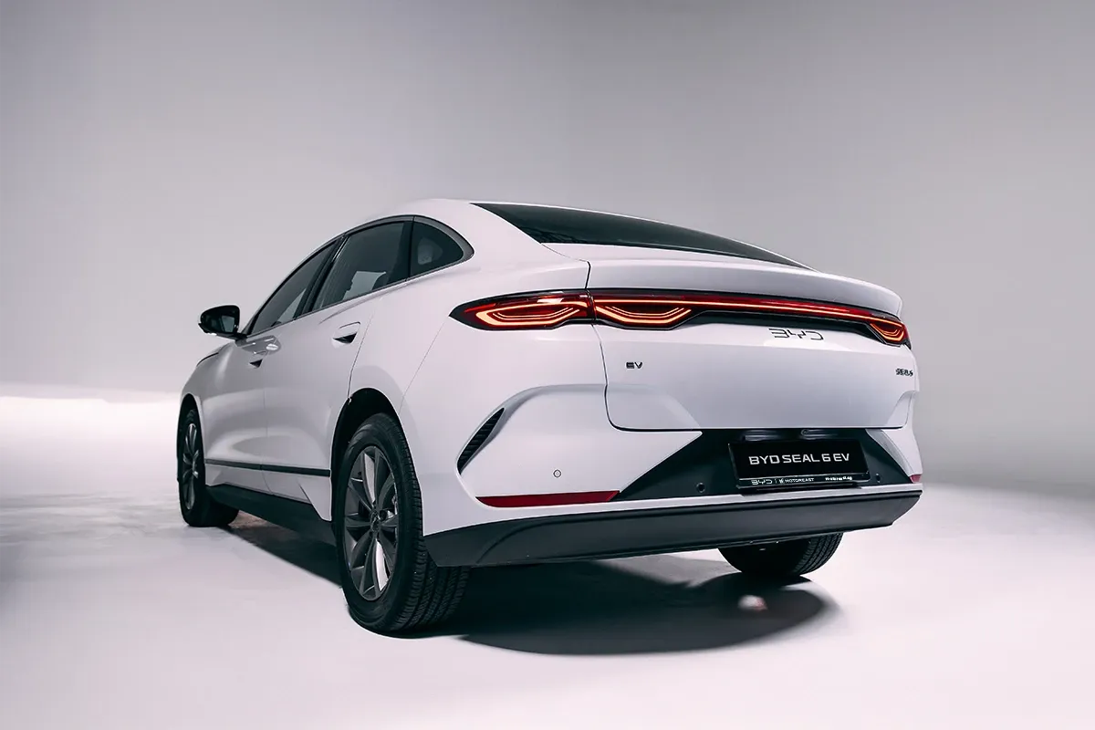 BYD SEAL 6 EV รายละเอียดไฟหน้าและเส้นสายตัวรถ