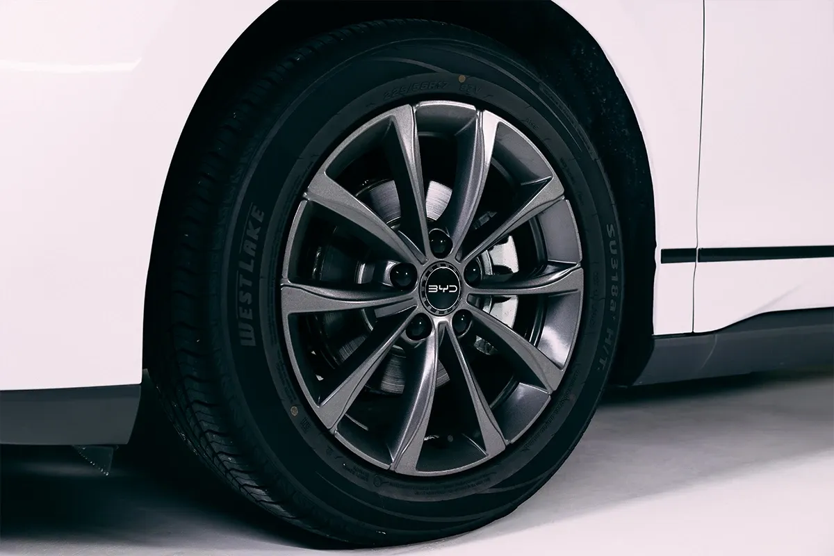 BYD SEAL 6 EV มุมมองภายนอกอีกด้านของตัวรถ