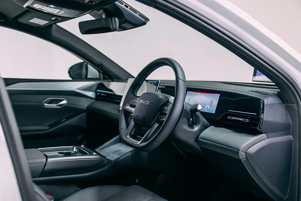 BYD SEAL 6 EV ห้องโดยสารด้านหน้าและคอนโซล